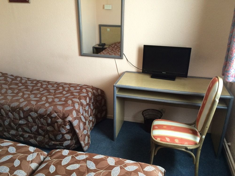 Hotel Cinepole - Proche Paris Joinville-le-Pont Buitenkant foto