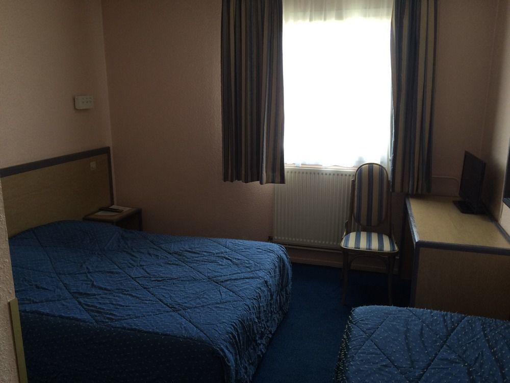 Hotel Cinepole - Proche Paris Joinville-le-Pont Buitenkant foto