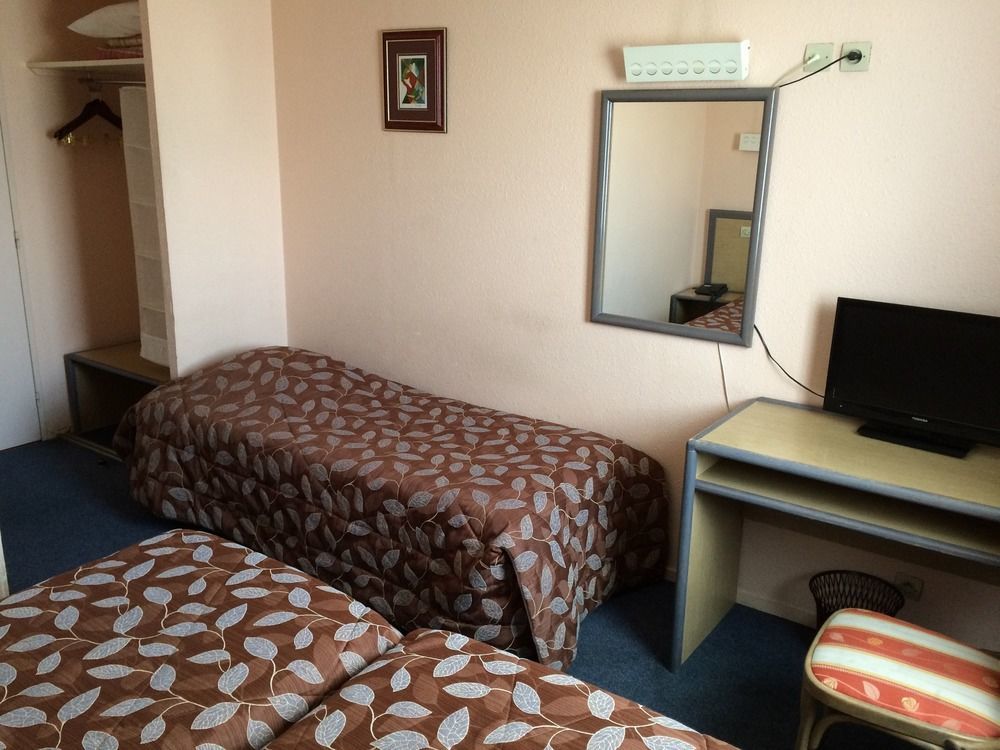 Hotel Cinepole - Proche Paris Joinville-le-Pont Buitenkant foto