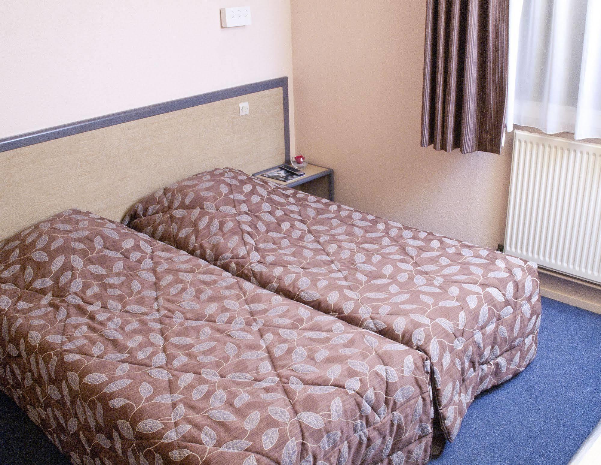 Hotel Cinepole - Proche Paris Joinville-le-Pont Buitenkant foto